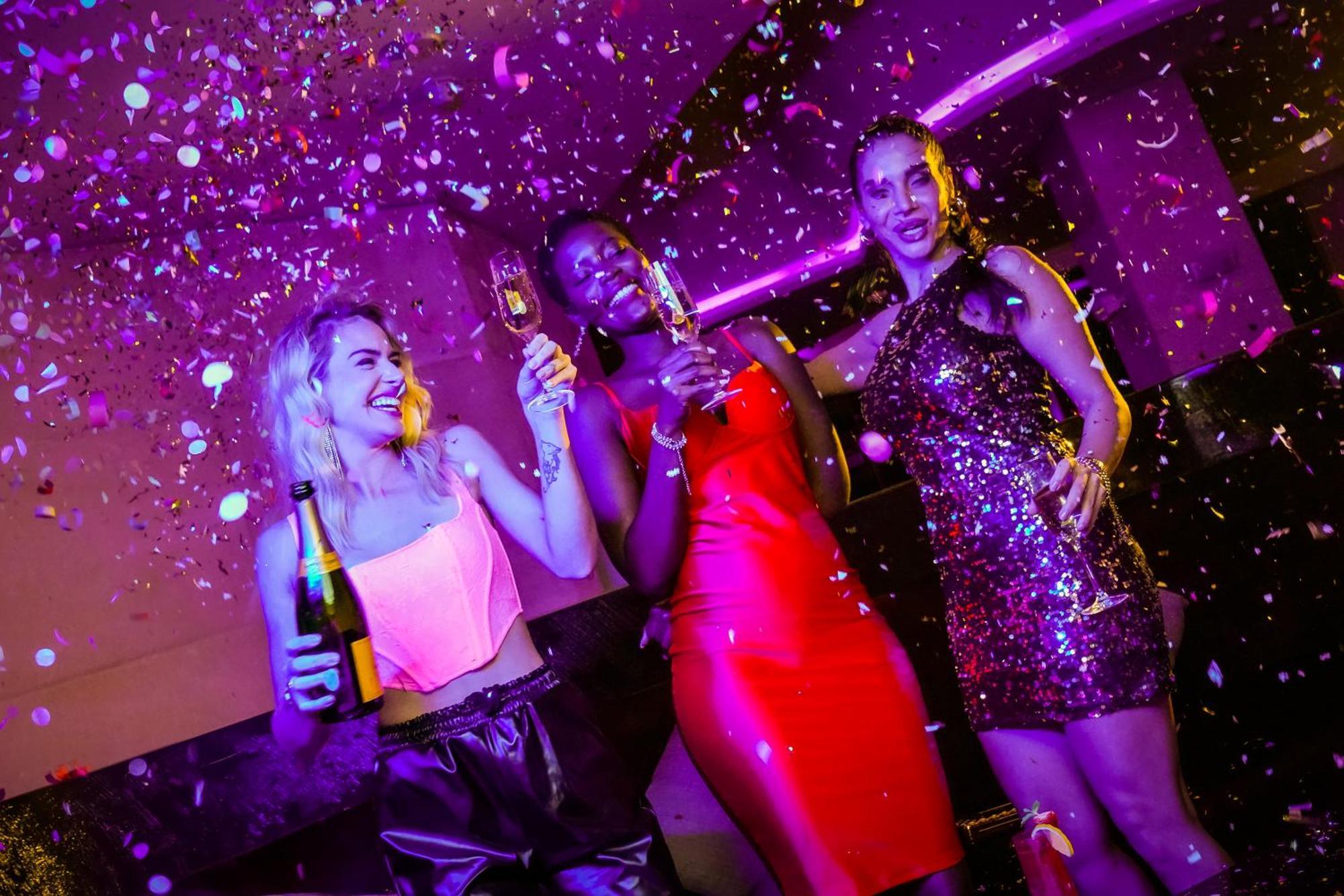 V 호텔 두바이, 큐리오 컬렉션 바이 힐튼 외부 사진 A nightclub in Cape Town